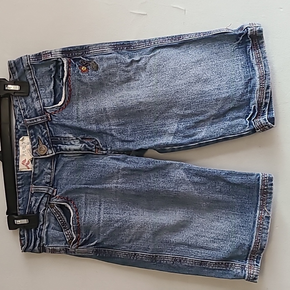 Women's junior size 9 denim jean bermuda shorts cotton medium wash floral accent